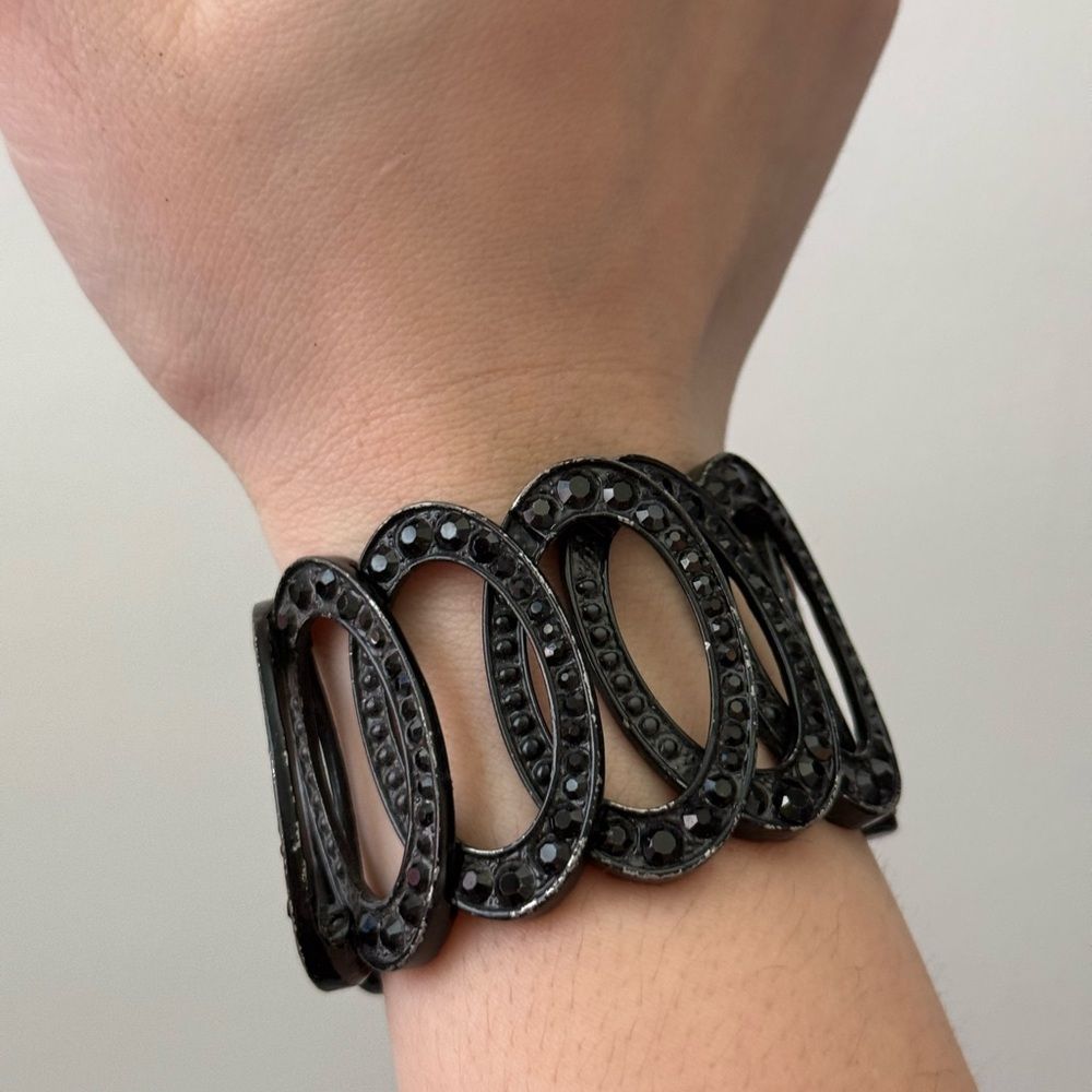 Black Statement Stretch Bracelet Oval Link Design